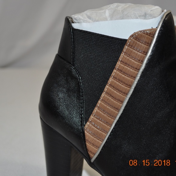 mark by Avon Sideswipe Booties Black Ankle Boot - Picture 2 of 8
